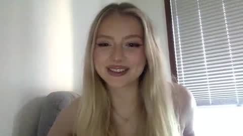 mayaflirt online show from June 21, 2026, 5:15 pm