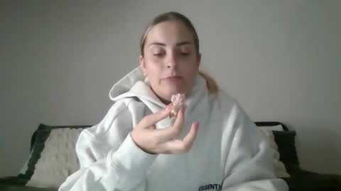 Snapshot of mayamae5324 chatting on June 2, 2026, 3:47 pm mayamae5324 online show from June 2, 2026, 3:47 pm