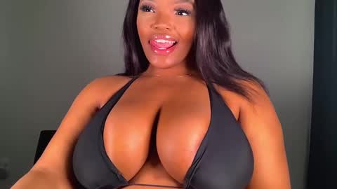 MayBabi online show from January 2, 2025, 2:13 pm