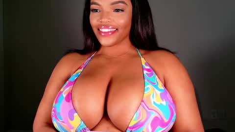 MayBabi online show from February 19, 2025, 8:31 pm