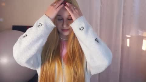 Milina online show from December 22, 2025, 3:53 pm