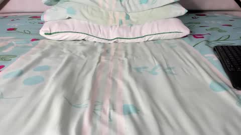 Maybelline69 online show from November 24, 2025, 11:04 pm