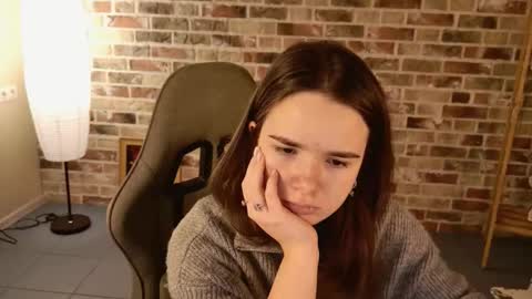 maybloom_ online show from December 17, 2025, 5:02 am