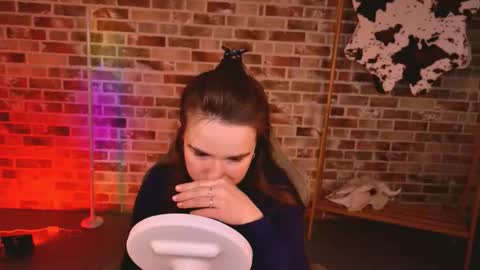 maybloom_ online show from March 24, 2026, 7:02 am