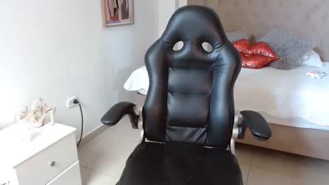 MAYA online show from February 19, 2025, 8:10 pm