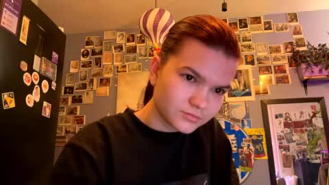 Rose online show from April 17, 2026, 4:37 am