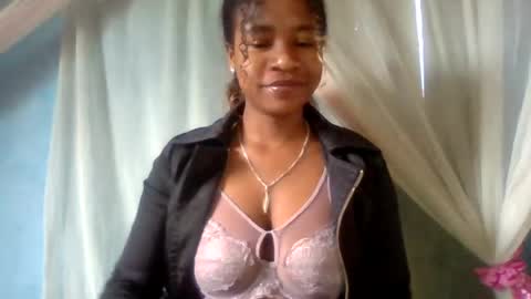 Snapshot of mayrah5 chatting on July 12, 2026, 6:37 am mayrah online show from July 12, 2026, 6:37 am