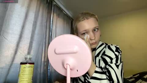 olivia online show from March 23, 2026, 3:05 pm