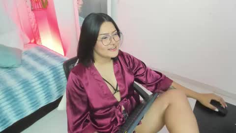 Mayu KIm online show from November 2, 2025, 7:05 pm