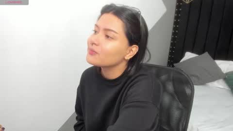 Mayu KIm online show from November 6, 2025, 11:44 am