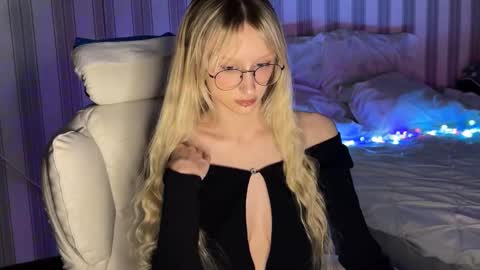 mayvi_cold online show from February 23, 2026, 6:49 pm