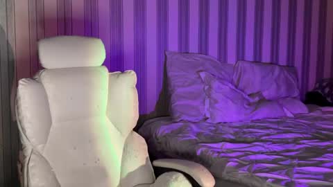 mayvi_cold online show from March 31, 2026, 6:52 pm