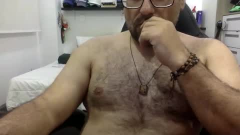 Snapshot of mbotve chatting on March 9, 2026, 11:42 pm VzlaMan online show from March 9, 2026, 11:42 pm