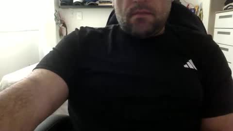 Snapshot of mbotve chatting on April 14, 2026, 2:01 pm VzlaMan online show from April 14, 2026, 2:01 pm