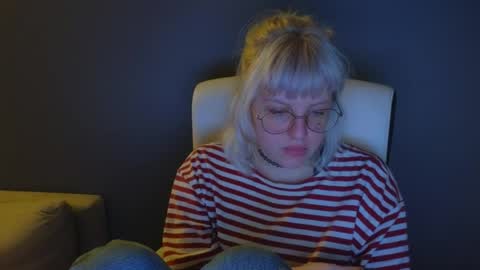 Roze online show from May 15, 2026, 11:45 pm
