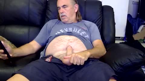 meaderd740870 online show from April 19, 2026, 3:50 am