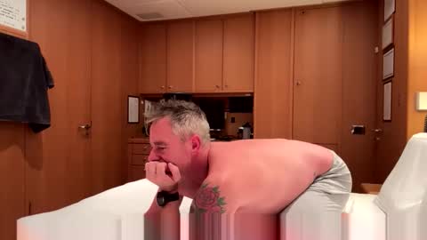 Snapshot of meau_lest chatting on November 6, 2025, 9:48 pm Meau Lest online show from November 6, 2025, 9:48 pm