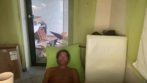 medeinoe online show from October 6, 2025, 5:27 am