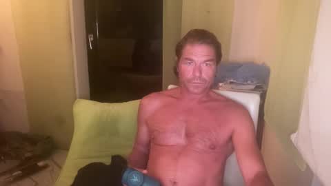 medeinoe online show from October 31, 2025, 7:37 pm