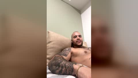 filippoae online show from April 20, 2026, 12:13 am