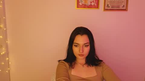 Snapshot of medina_andress chatting on February 26, 2025, 7:16 pm Dina online show from February 26, 2025, 7:16 pm