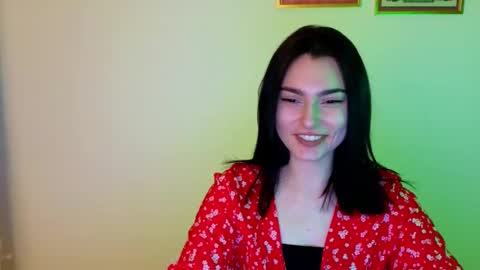 Snapshot of medina_andress chatting on February 28, 2025, 4:20 pm Dina online show from February 28, 2025, 4:20 pm