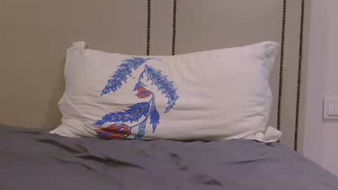 medusalady online show from April 16, 2026, 8:37 am