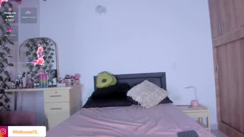 Snapshot of medussa13 chatting on July 25, 2026, 1:08 pm medussa13 online show from July 25, 2026, 1:08 pm