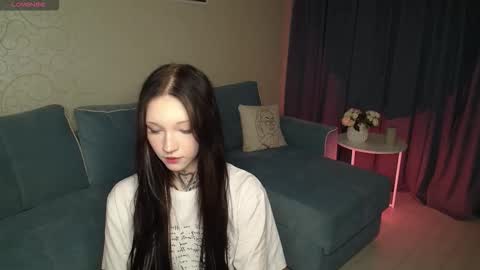 Snapshot of mefwhore chatting on October 30, 2025, 3:13 pm mefwhOre online show from October 30, 2025, 3:13 pm