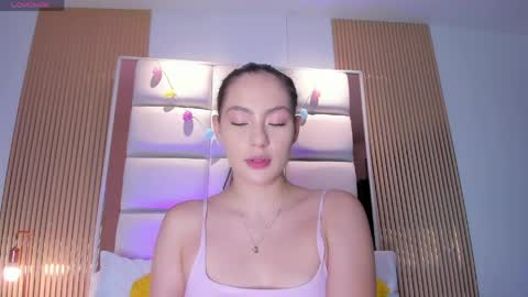 Snapshot of megaan_rouse chatting on May 7, 2026, 11:37 am megaan_rouse online show from May 7, 2026, 11:37 am
