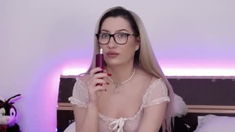 Megan Blazee  online show from January 16, 2025, 12:02 am