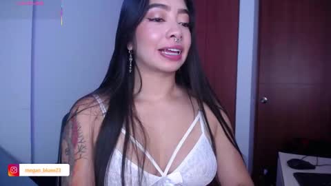 Megan Bluee online show from November 25, 2025, 2:17 pm