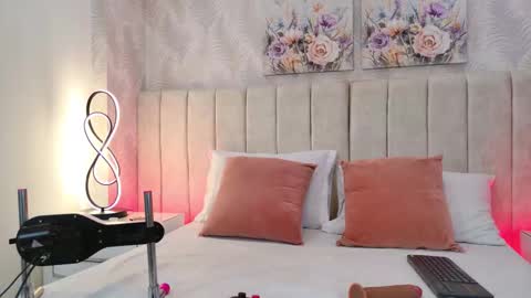 Carolina Paez online show from November 20, 2025, 1:11 pm