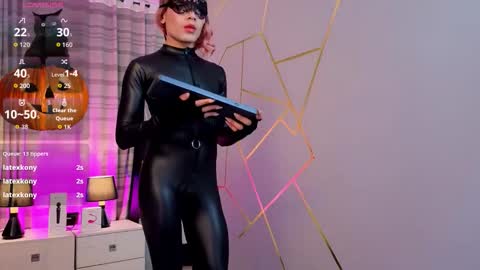 megan do santos online show from October 31, 2025, 8:32 pm