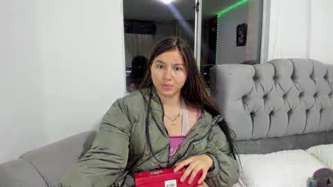 Megan   online show from December 17, 2025, 2:50 am