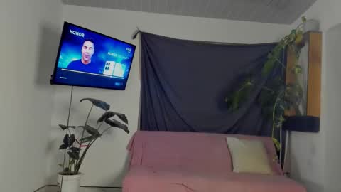Megan Lu online show from October 17, 2025, 6:27 am
