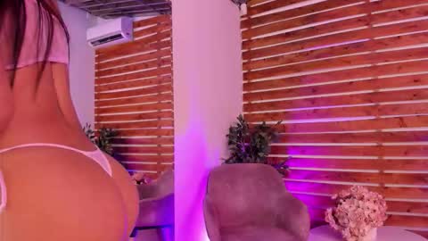 megan_raiin online show from November 5, 2025, 9:20 am