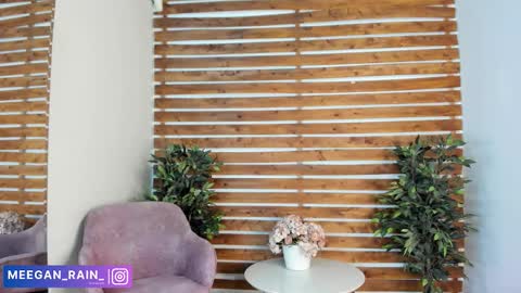 megan_raiin online show from March 24, 2026, 8:41 am
