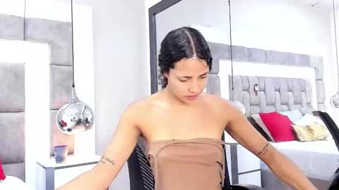 Megan Siner online show from November 16, 2025, 12:44 pm