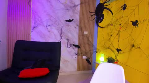 Megan online show from November 3, 2025, 11:11 am