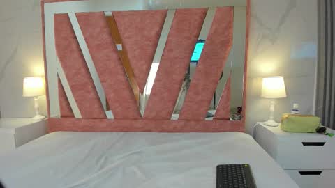 Megan Sweet online show from October 25, 2025, 6:32 am