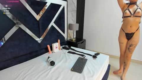 Megan Sweet online show from November 21, 2025, 2:43 am