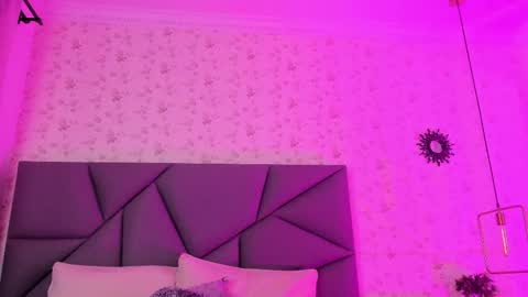 meganandtayler online show from November 24, 2025, 1:55 pm