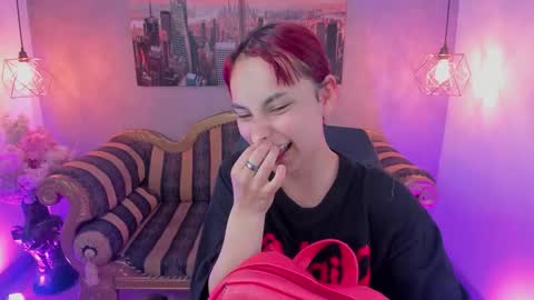 Snapshot of megane_whitte chatting on November 17, 2025, 8:58 pm Megan online show from November 17, 2025, 8:58 pm