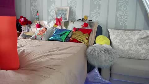 Nicki--------- Welcome to my Room online show from February 20, 2025, 7:55 am