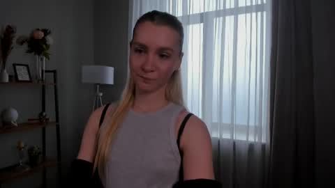 Elly online show from April 19, 2026, 12:04 pm
