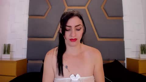 Snapshot of meganhofman chatting on November 6, 2025, 11:33 am Megan Hofman online show from November 6, 2025, 11:33 am