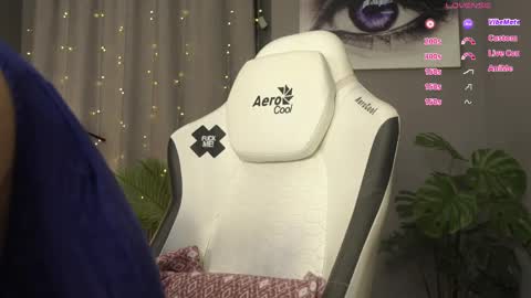 MeganieX online show from October 25, 2025, 1:24 am