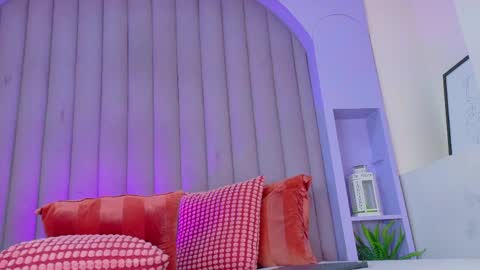 Snapshot of meganlovee__ chatting on June 1, 2026, 2:35 am MEGAN online show from June 1, 2026, 2:35 am