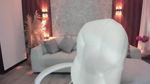 Megan  online show from December 18, 2025, 7:42 pm